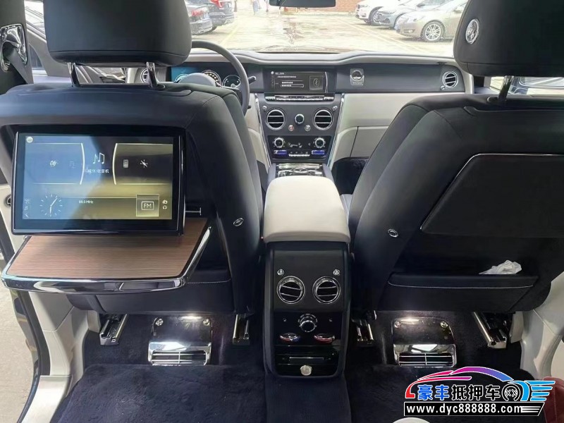 19年劳斯莱斯库里南轿车抵押车出售