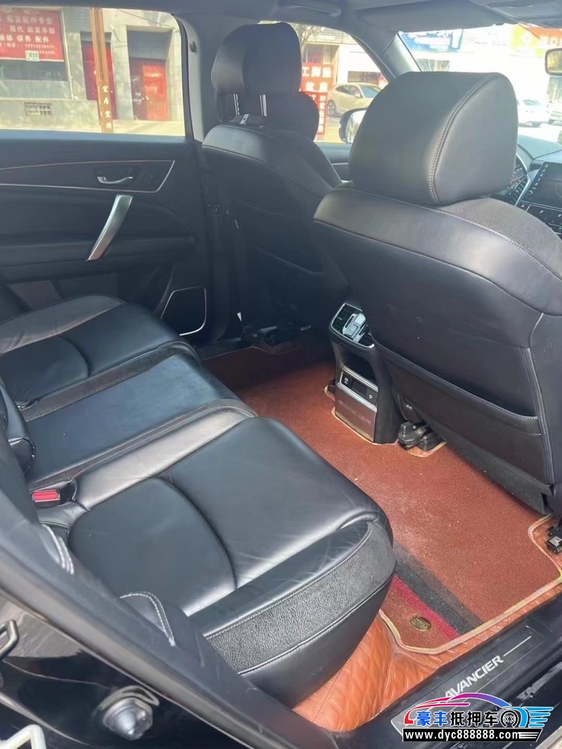 17年本田冠道轿车抵押车出售