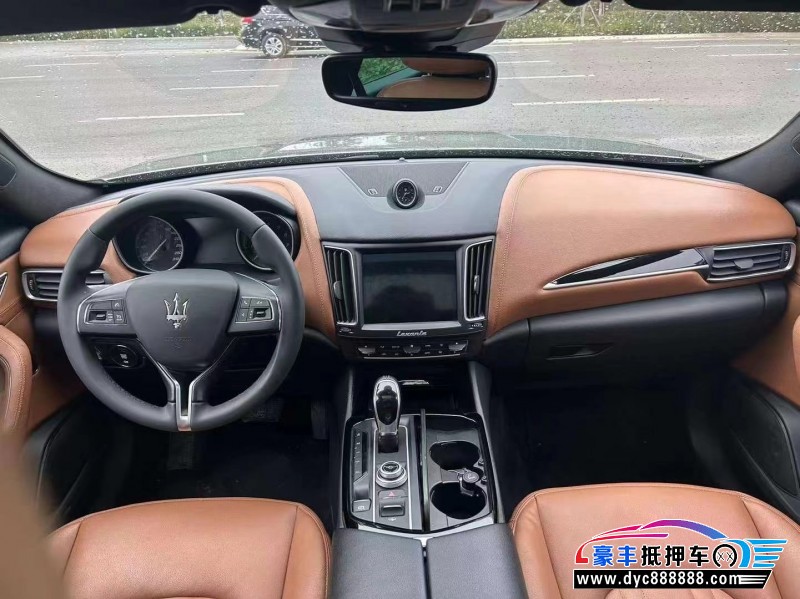 18年玛莎拉蒂莱万特轿车抵押车出售