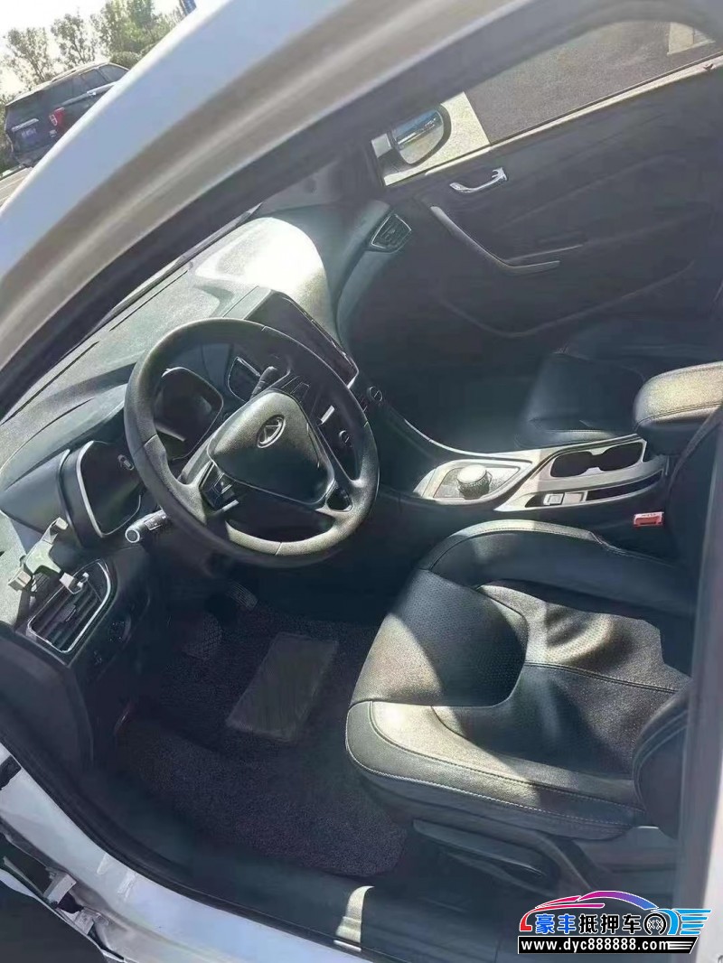 19年奇瑞艾瑞泽5轿车抵押车出售