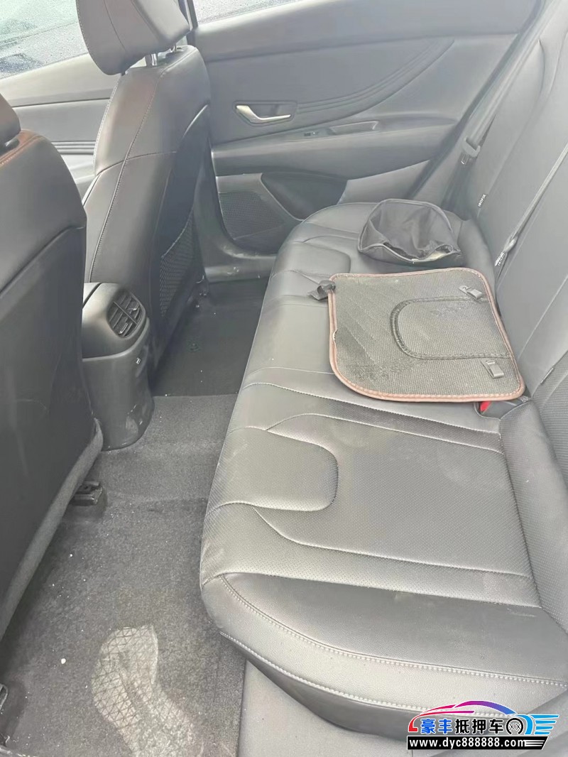 22年现代伊兰特轿车抵押车出售