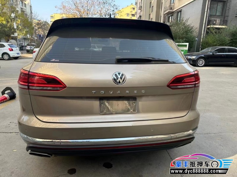 18年大众途锐轿车抵押车出售