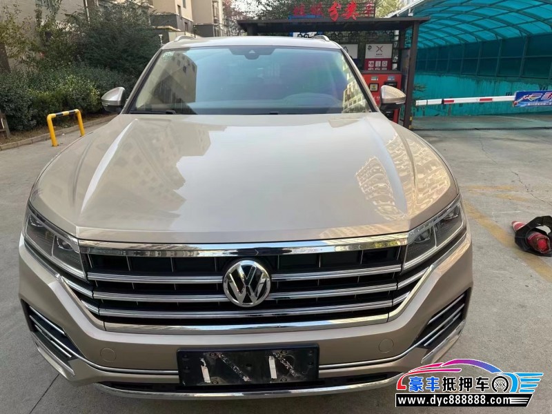 18年大众途锐轿车抵押车出售