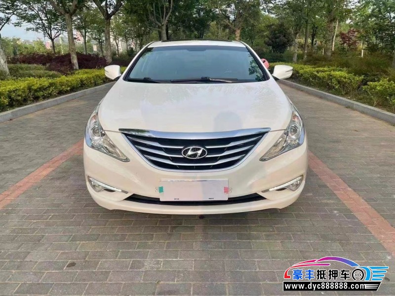 16年现代索纳塔轿车抵押车出售