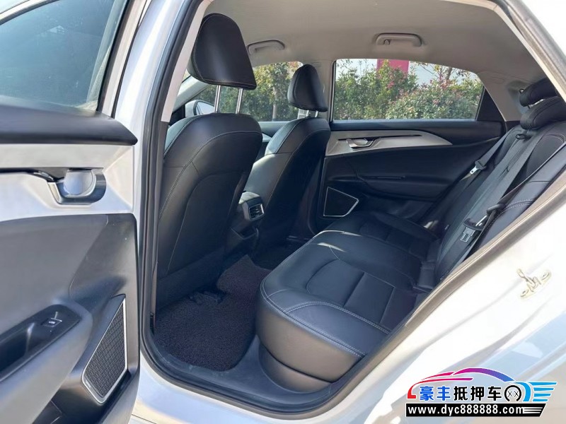 22年吉利几何轿车抵押车出售