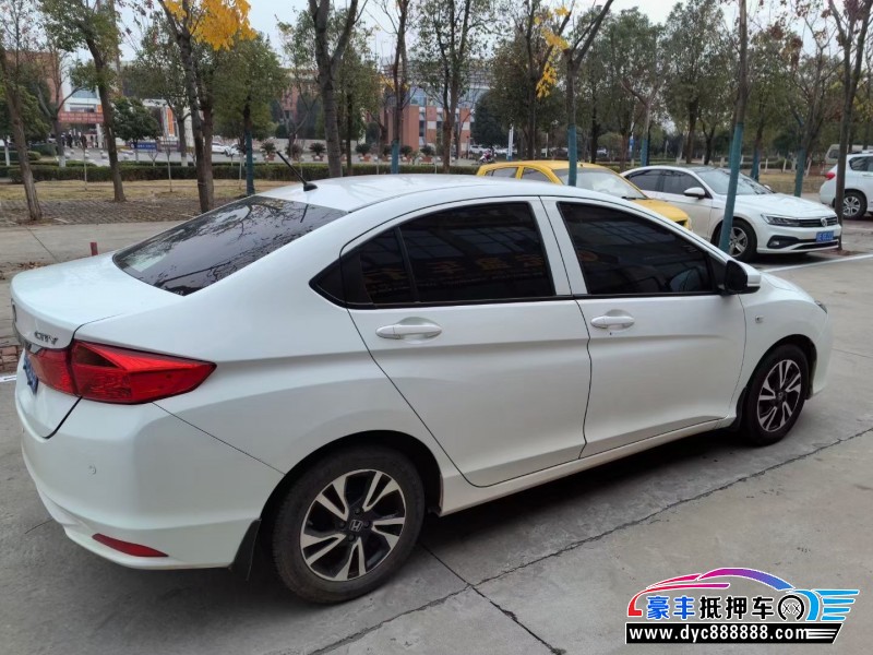 18年本田锋范轿车抵押车出售