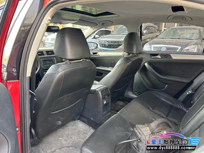 13年大众速腾轿车抵押车出售