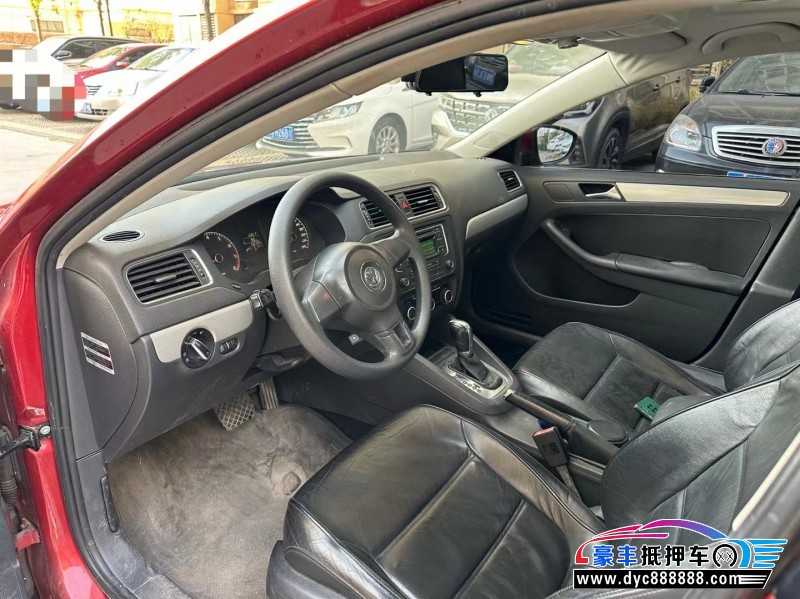 13年大众速腾轿车抵押车出售