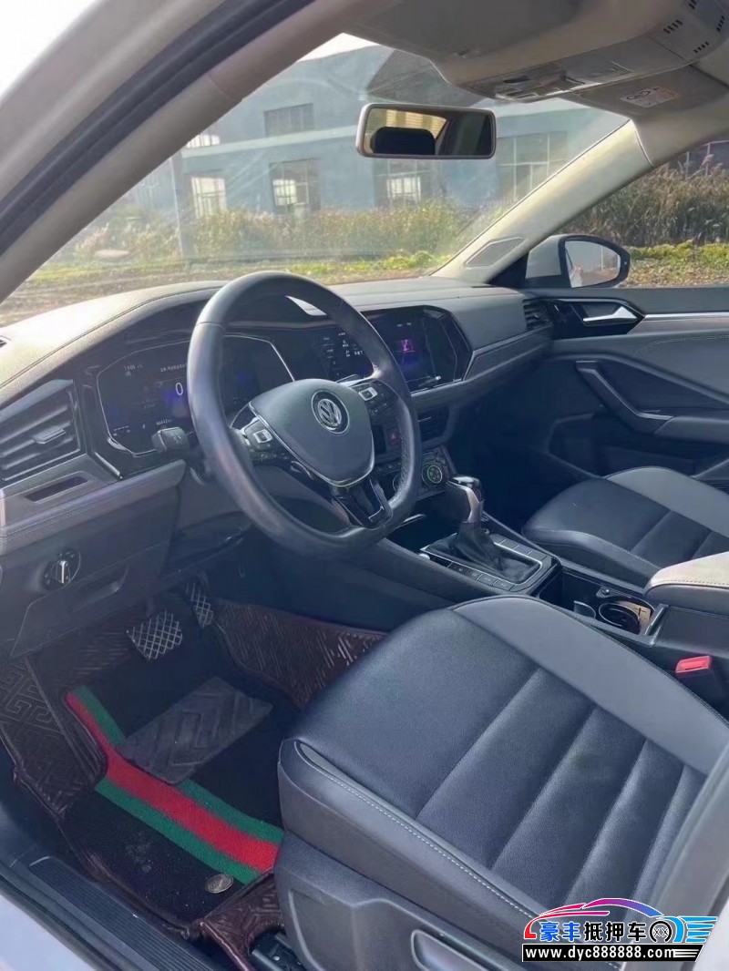 21年大众速腾轿车抵押车出售