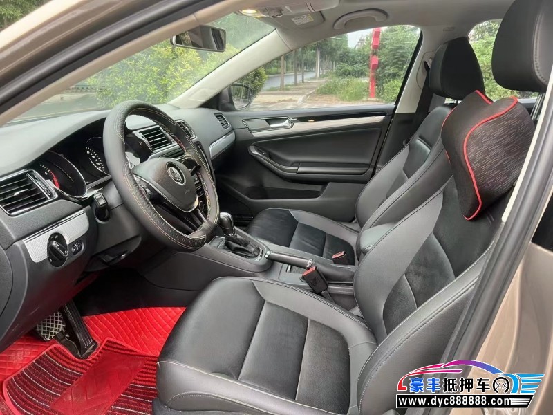 16年大众速腾轿车抵押车出售