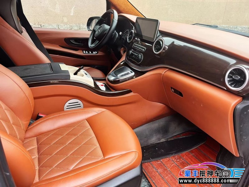 20年奔驰威霆轿车抵押车出售