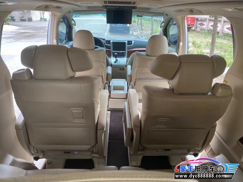 10年丰田埃尔法轿车抵押车出售