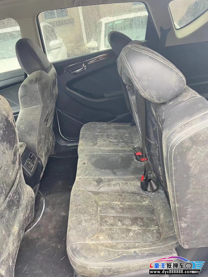 20年东风风光580轿车抵押车出售