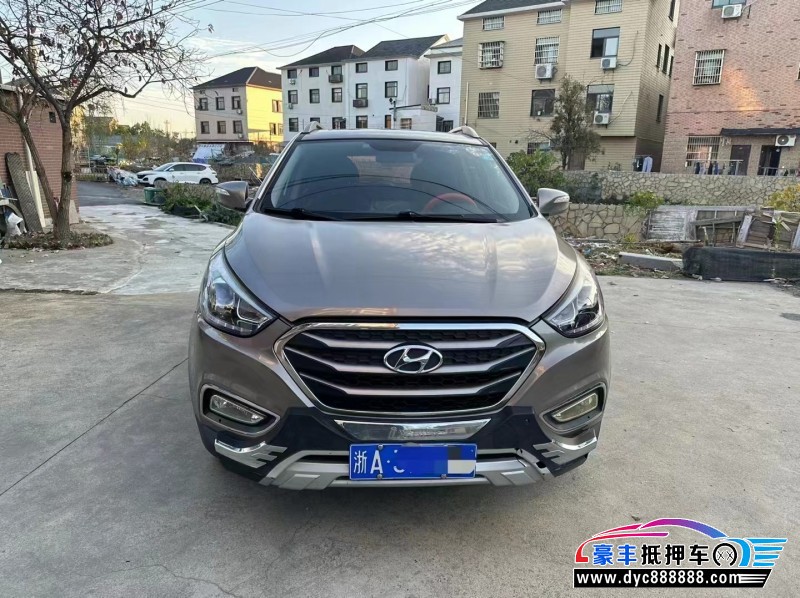 16年现代ix35轿车抵押车出售