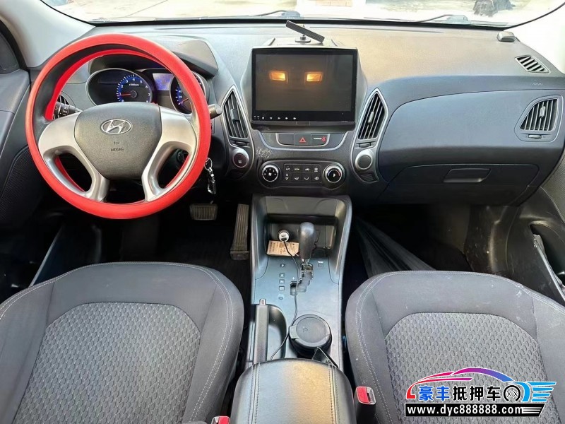 16年现代ix35轿车抵押车出售