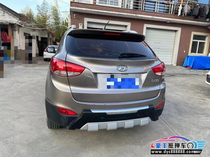 16年现代ix35轿车抵押车出售