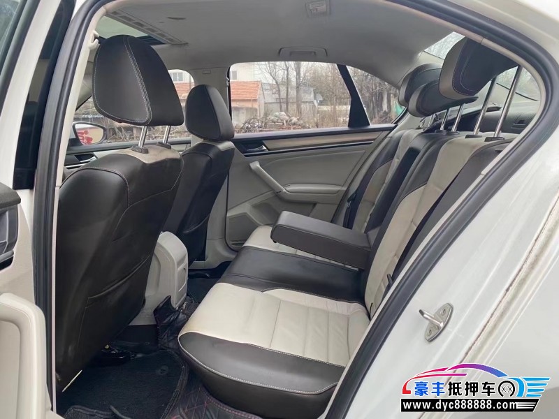 16年大众宝来轿车抵押车出售