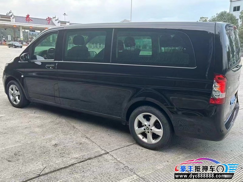 18年奔驰威霆轿车抵押车出售