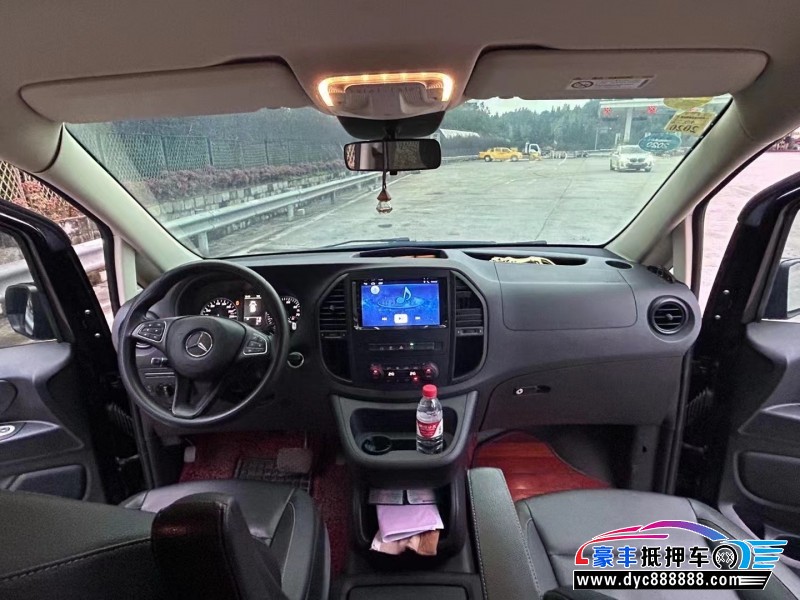 18年奔驰威霆轿车抵押车出售