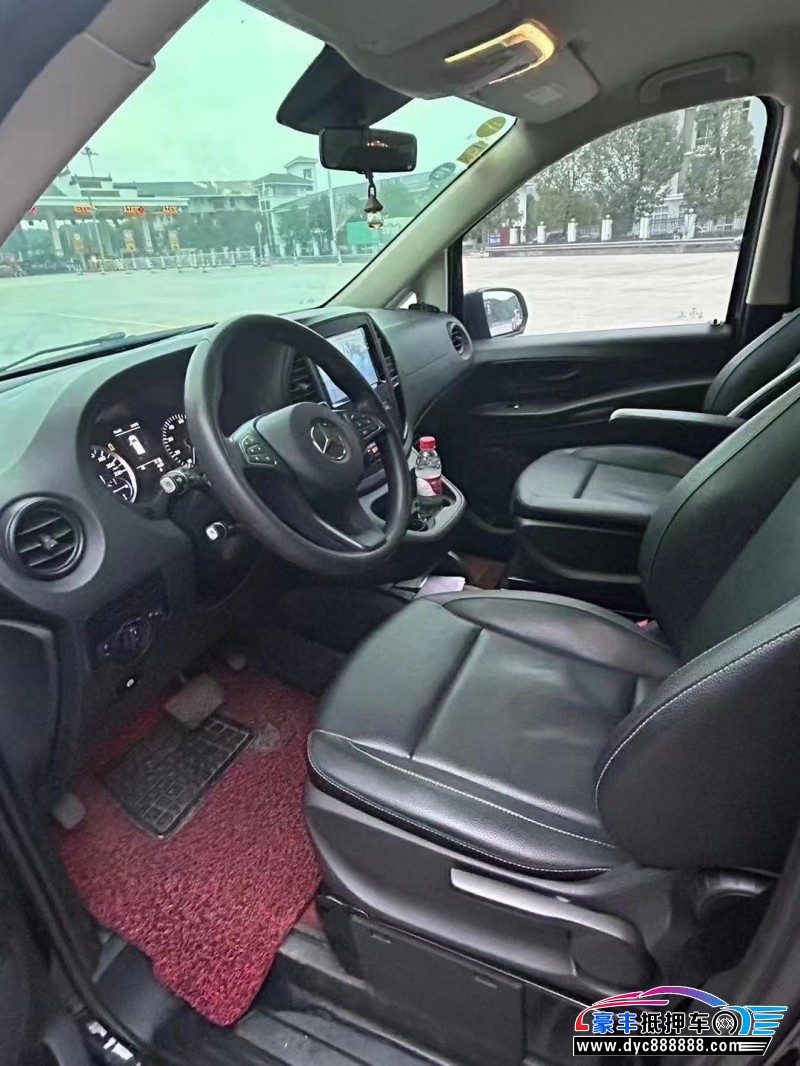 18年奔驰威霆轿车抵押车出售