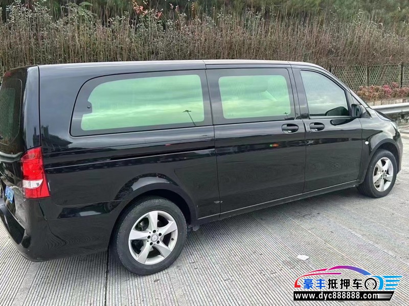 18年奔驰威霆轿车抵押车出售