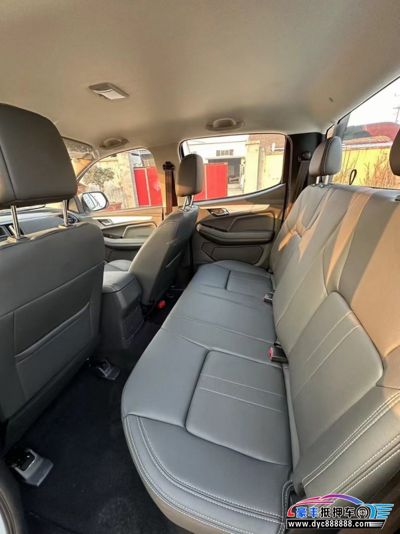 23年五十铃瑞迈轿车抵押车出售