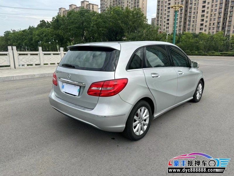 14年奔驰B轿车抵押车出售