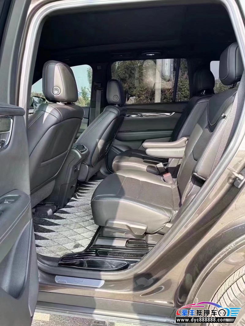 19年凯迪拉克xt6轿车抵押车出售