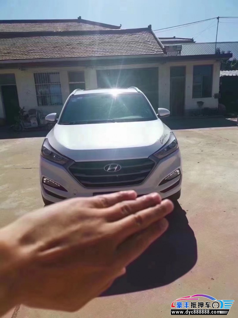 15年现代途胜轿车抵押车出售