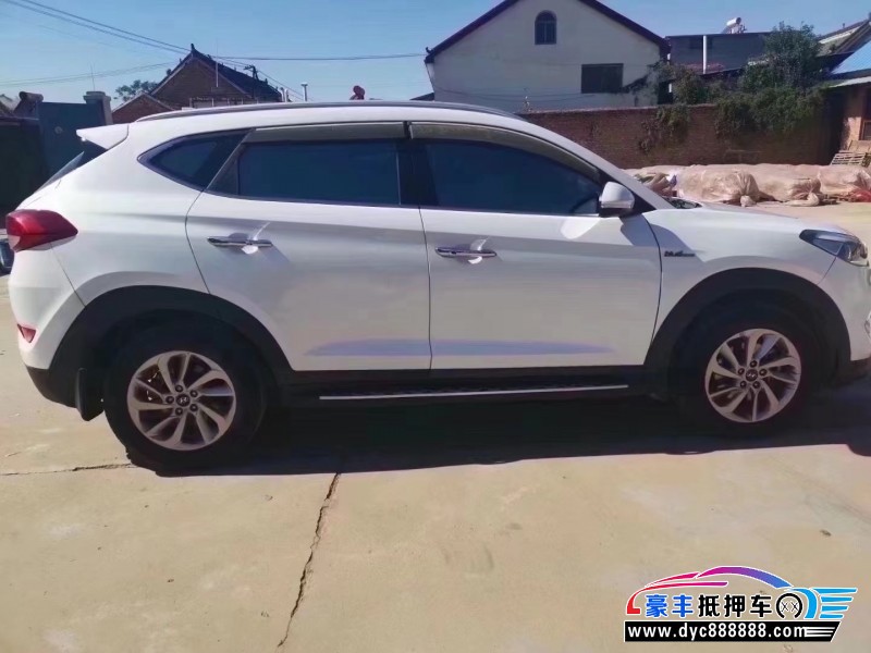 15年现代途胜轿车抵押车出售