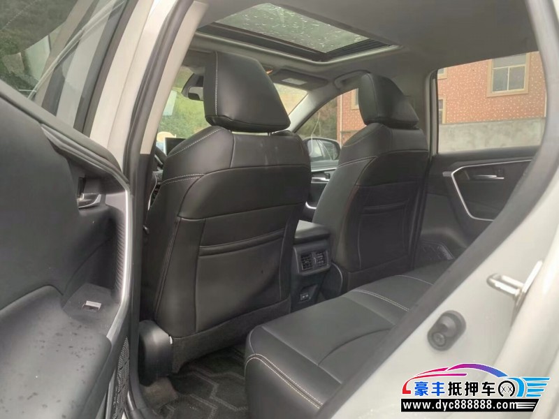 23年丰田RAV4荣放轿车抵押车出售