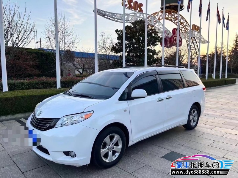 13年丰田塞纳轿车抵押车出售