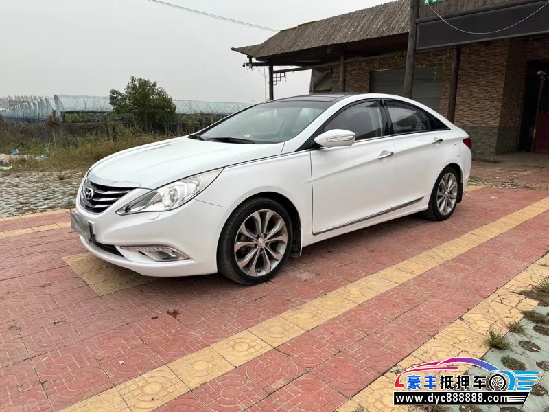 14年现代索纳塔轿车抵押车出售