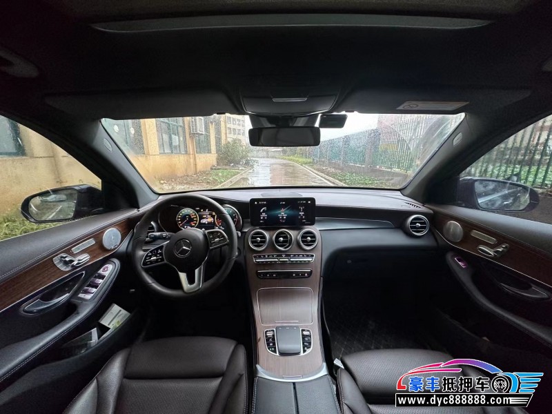 21年重汽豪沃轿车抵押车出售