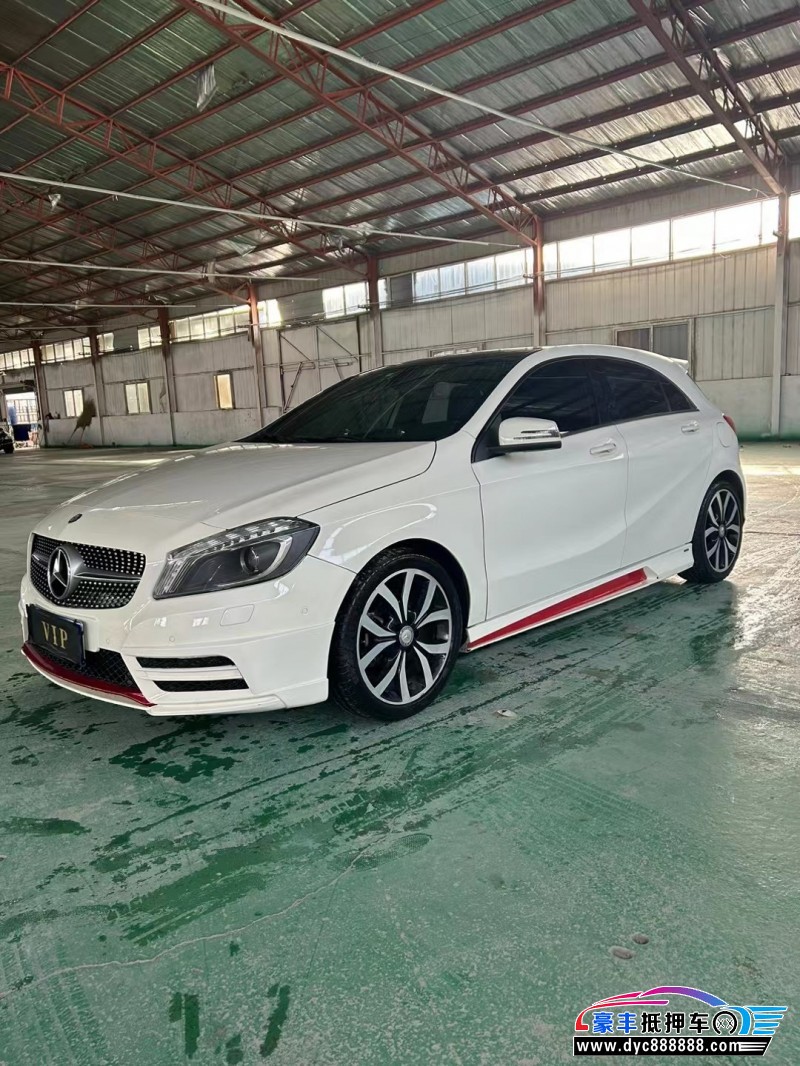 15年奔驰A轿车抵押车出售