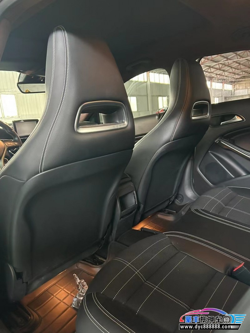 15年奔驰A轿车抵押车出售