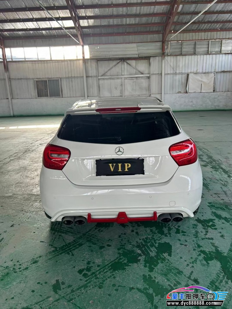 15年奔驰A轿车抵押车出售