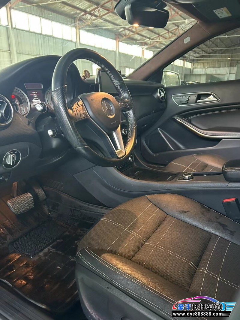 15年奔驰A轿车抵押车出售