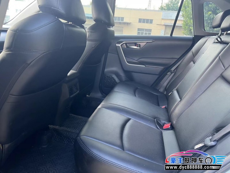 20年丰田RAV4轿车抵押车出售