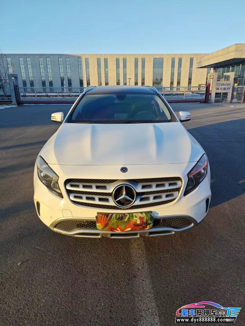 18年奔驰GLA轿车抵押车出售