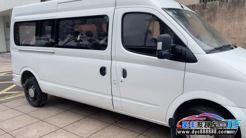 19年上汽大通V80轿车抵押车出售