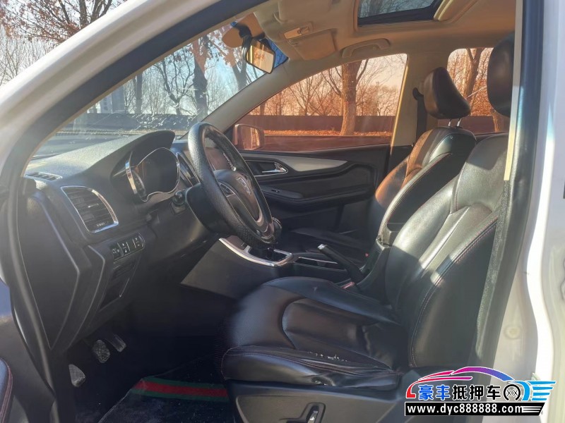 17年宝骏560轿车抵押车出售