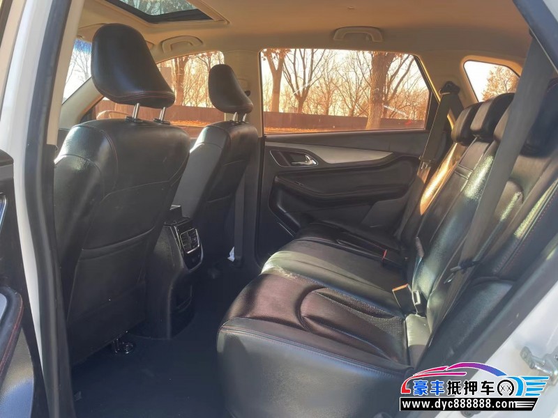 17年宝骏560轿车抵押车出售