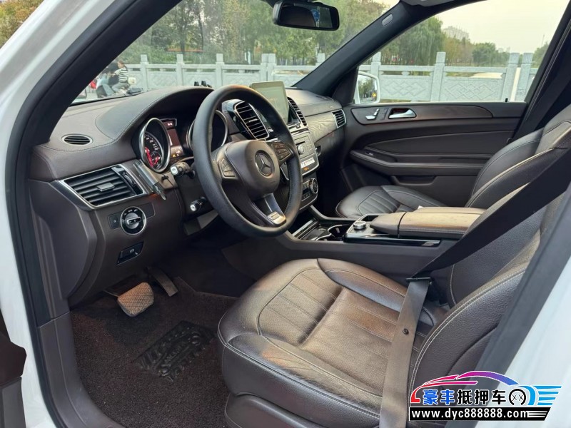 17年奔驰GLE轿车抵押车出售