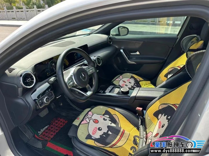 20年奔驰A轿车抵押车出售