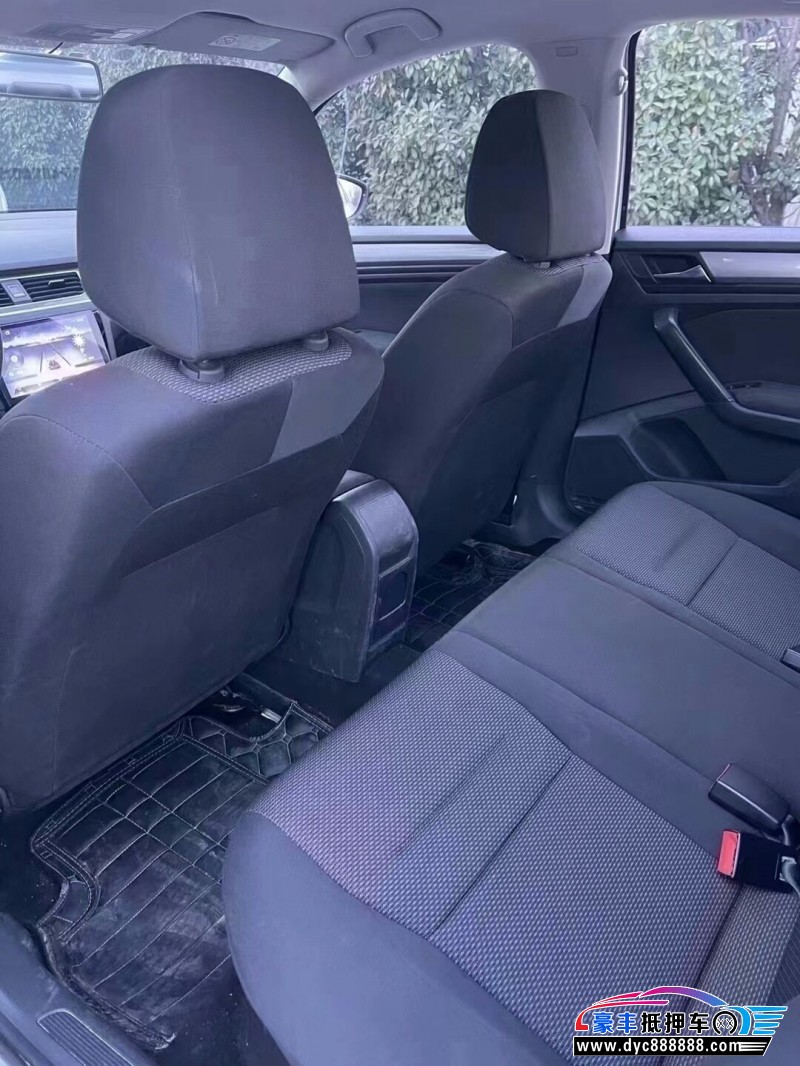 18年大众宝来轿车抵押车出售