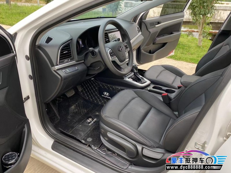 17年现代领动轿车抵押车出售