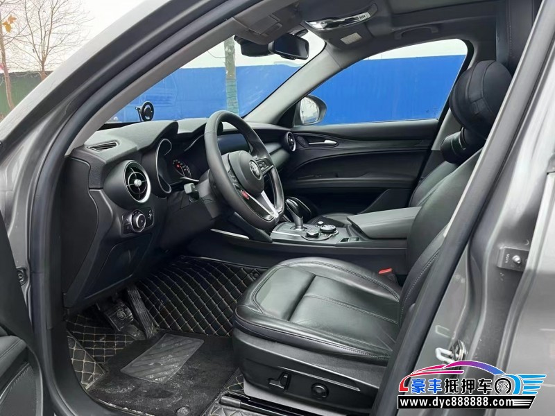 19年阿尔法·罗密欧Stelvio轿车抵押车出售