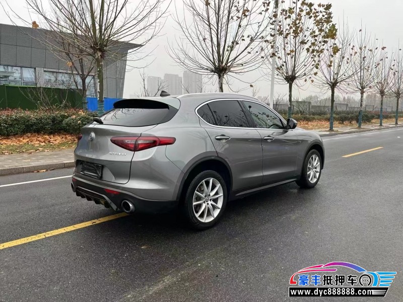 19年阿尔法·罗密欧Stelvio轿车抵押车出售
