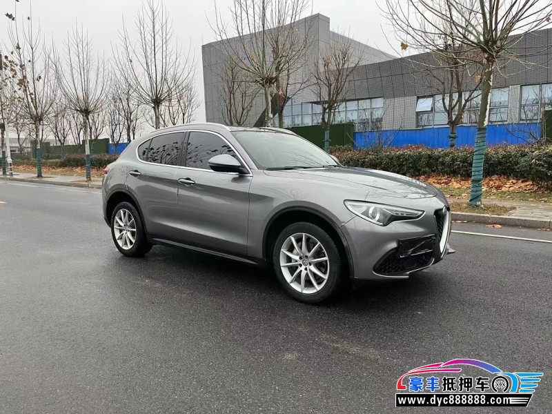 19年阿尔法·罗密欧Stelvio轿车抵押车出售